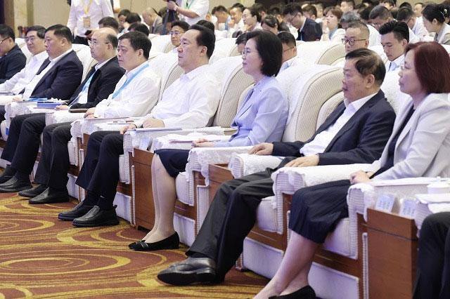 第七屆全國青年企業(yè)家大會在杭州開幕 王浩沈瑩致辭(圖1)